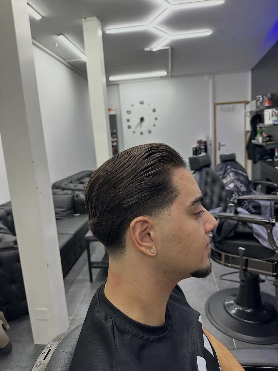 Low Taper mit Slick Back &ndash; Elegance Barbershop Frauenfeld